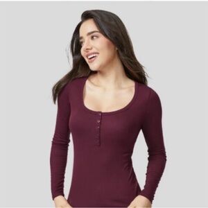 Halara Ribbed Henley Neck Long Sleeve Slim Casual Top in Maroon Banner - Large